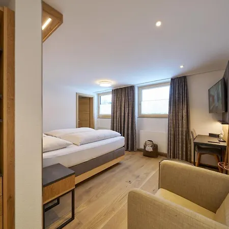 Grischuna Hotel apartamentowy Samnaun