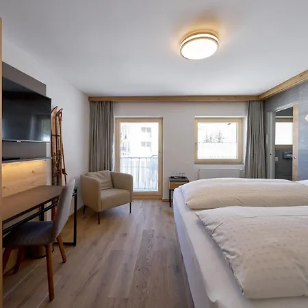 Grischuna Hotel apartamentowy